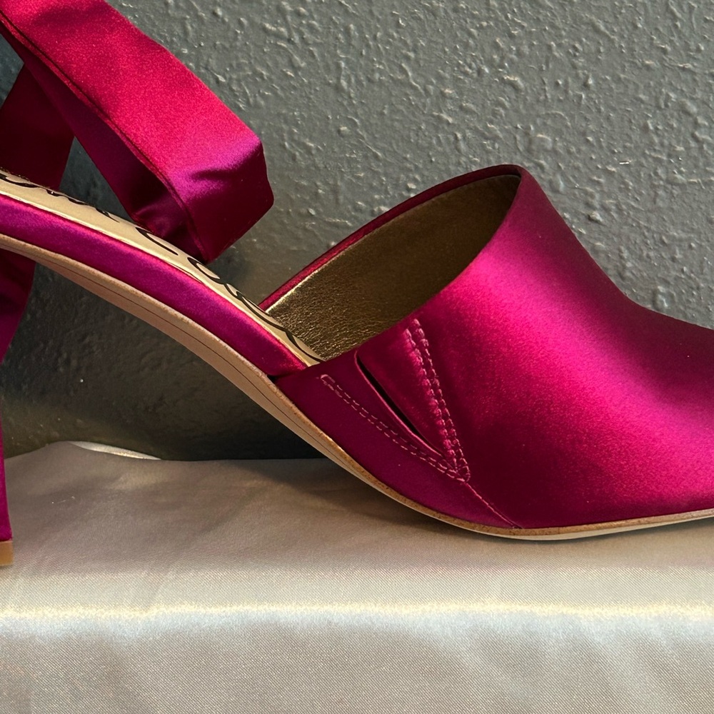Sam Edelman Satin Peep-Toe Block Heel Sandals in Fuchsia - Picture 4 of 7